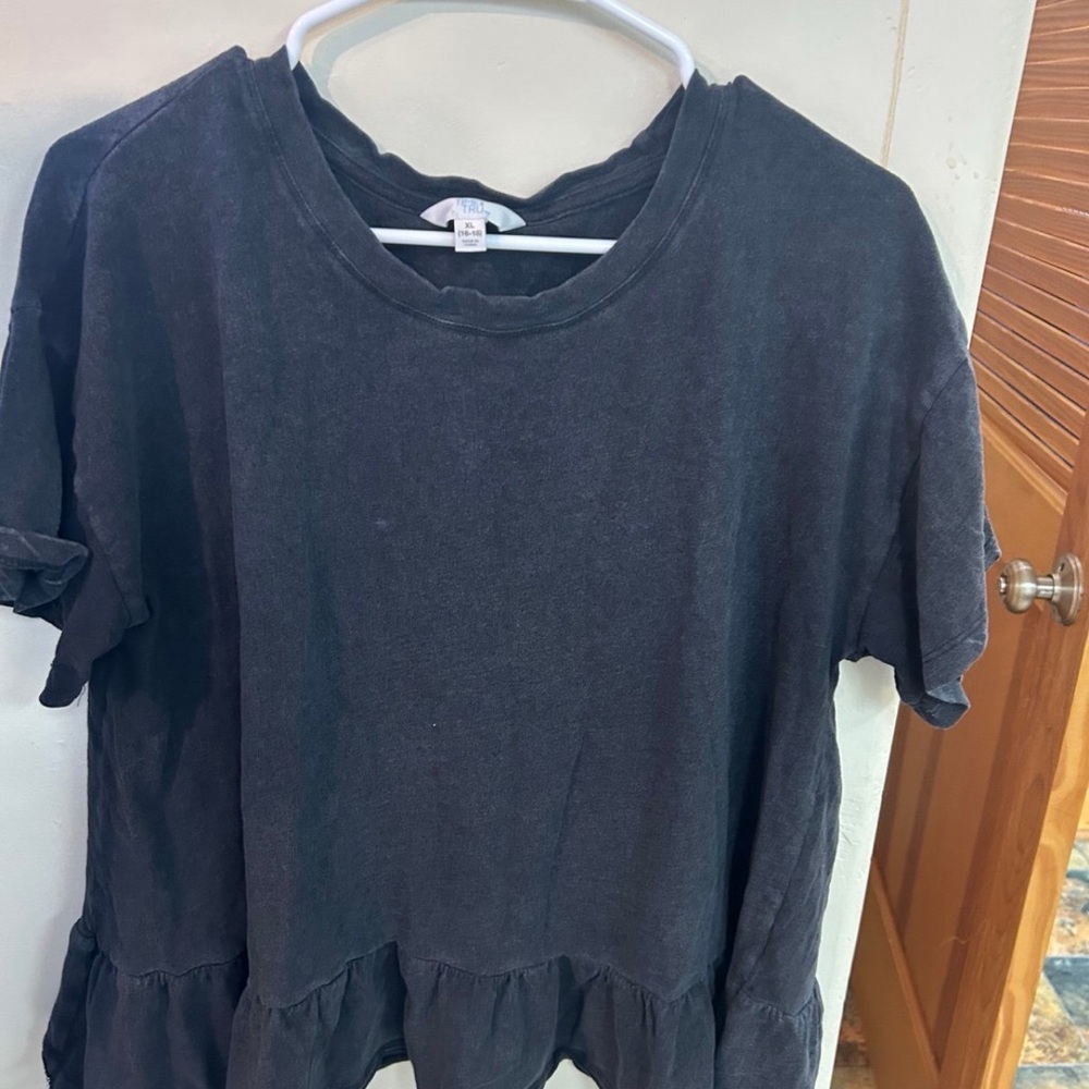 Time and Tru Charcoal Short Sleeve Top